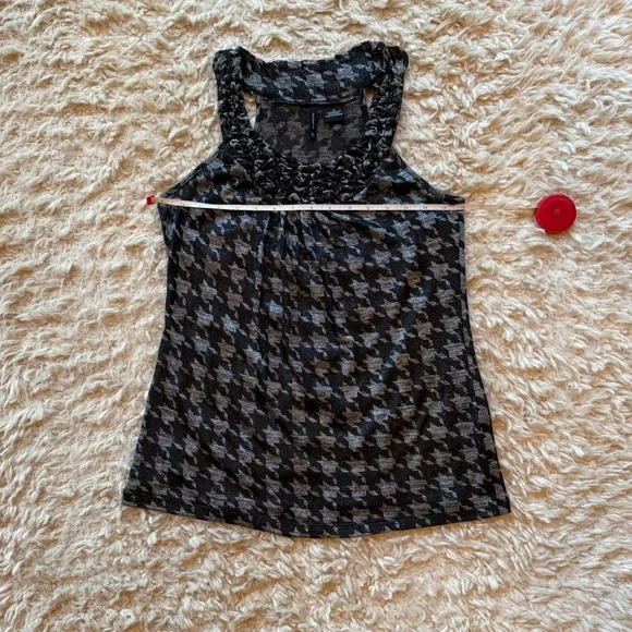 New directions brand black and silver houndstooth top Women’s size medium - Picture 4 of 5
